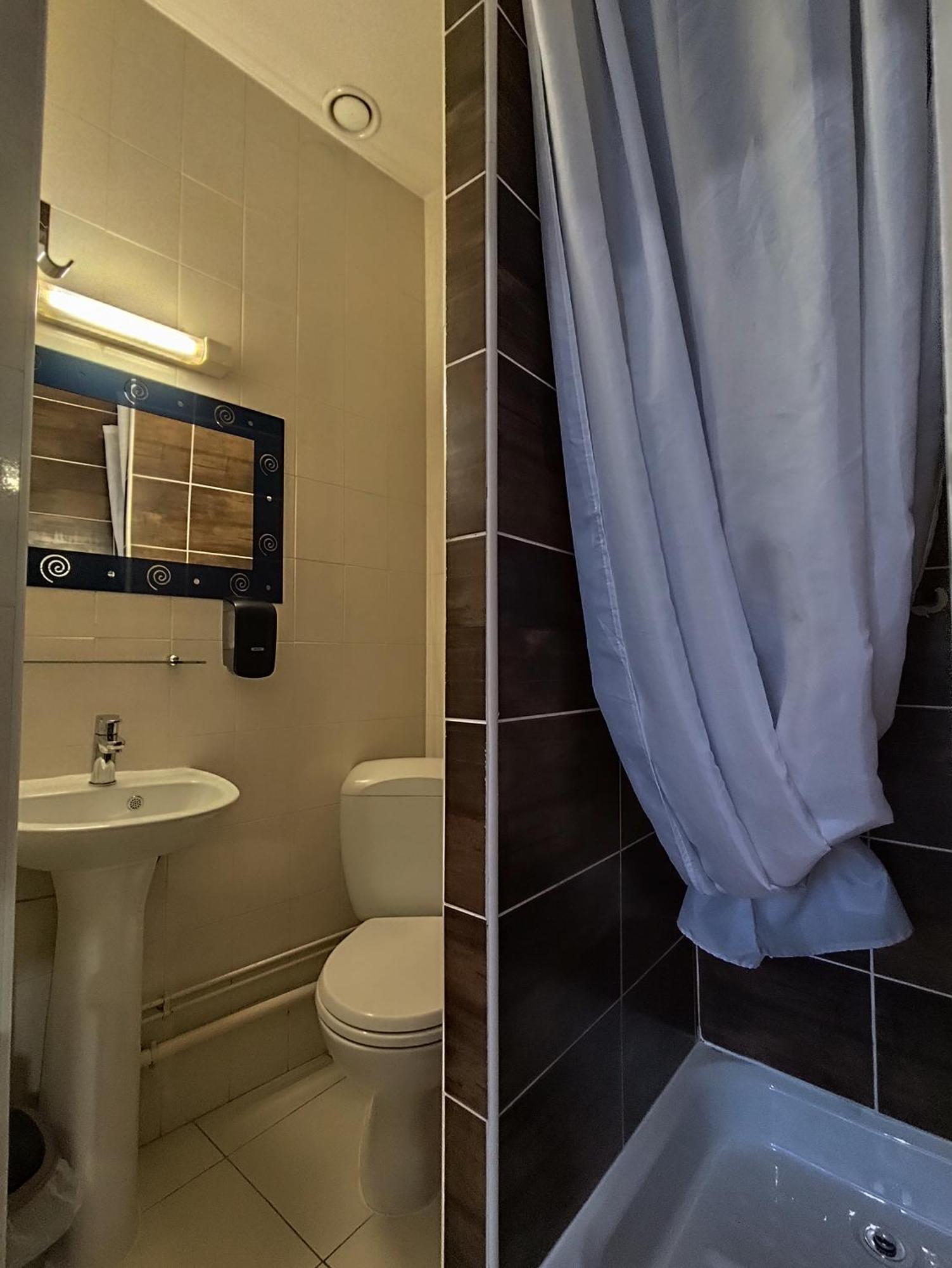 Hotel De La Place Loyettes Εξωτερικό φωτογραφία
