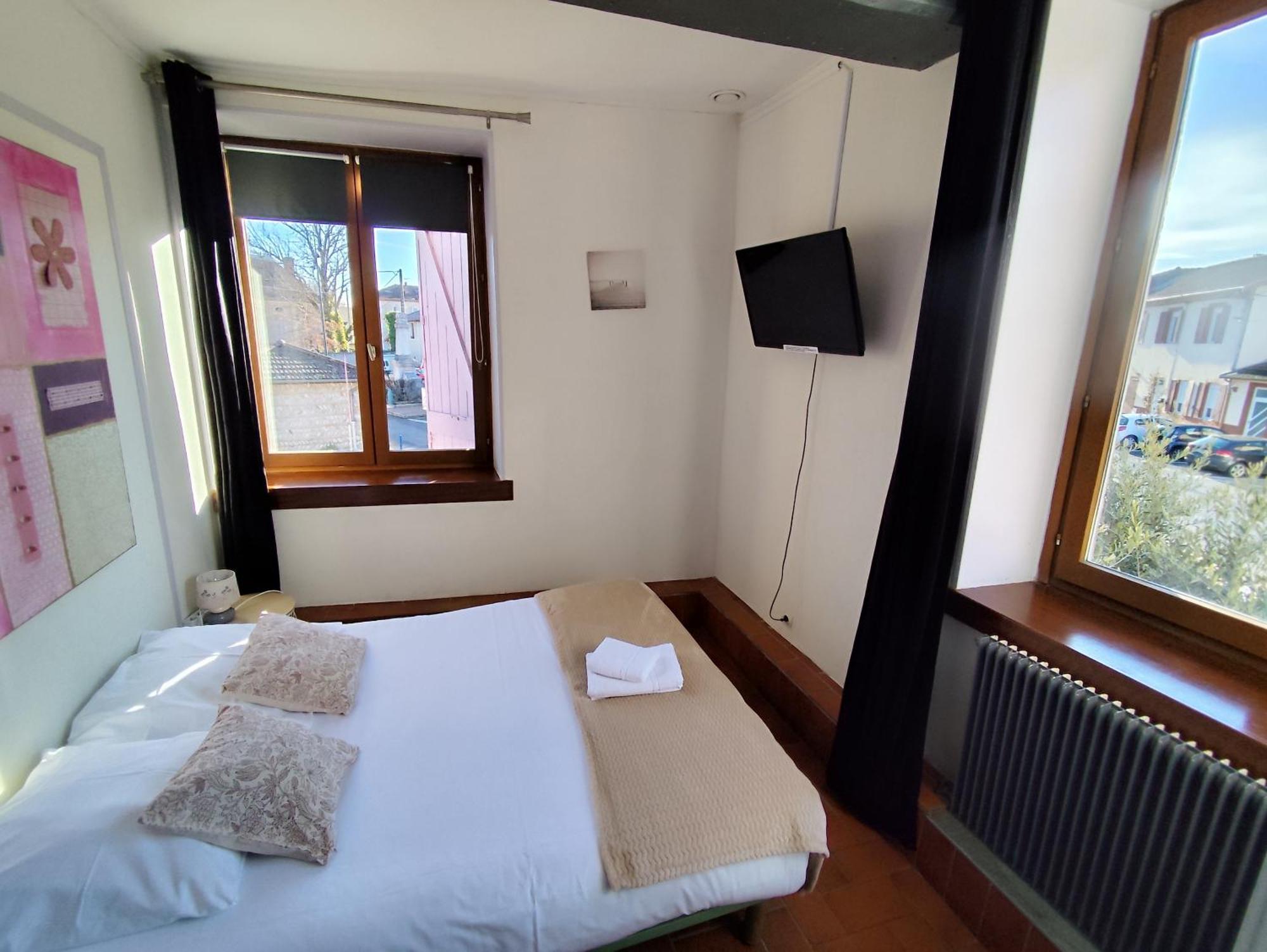 Hotel De La Place Loyettes Εξωτερικό φωτογραφία