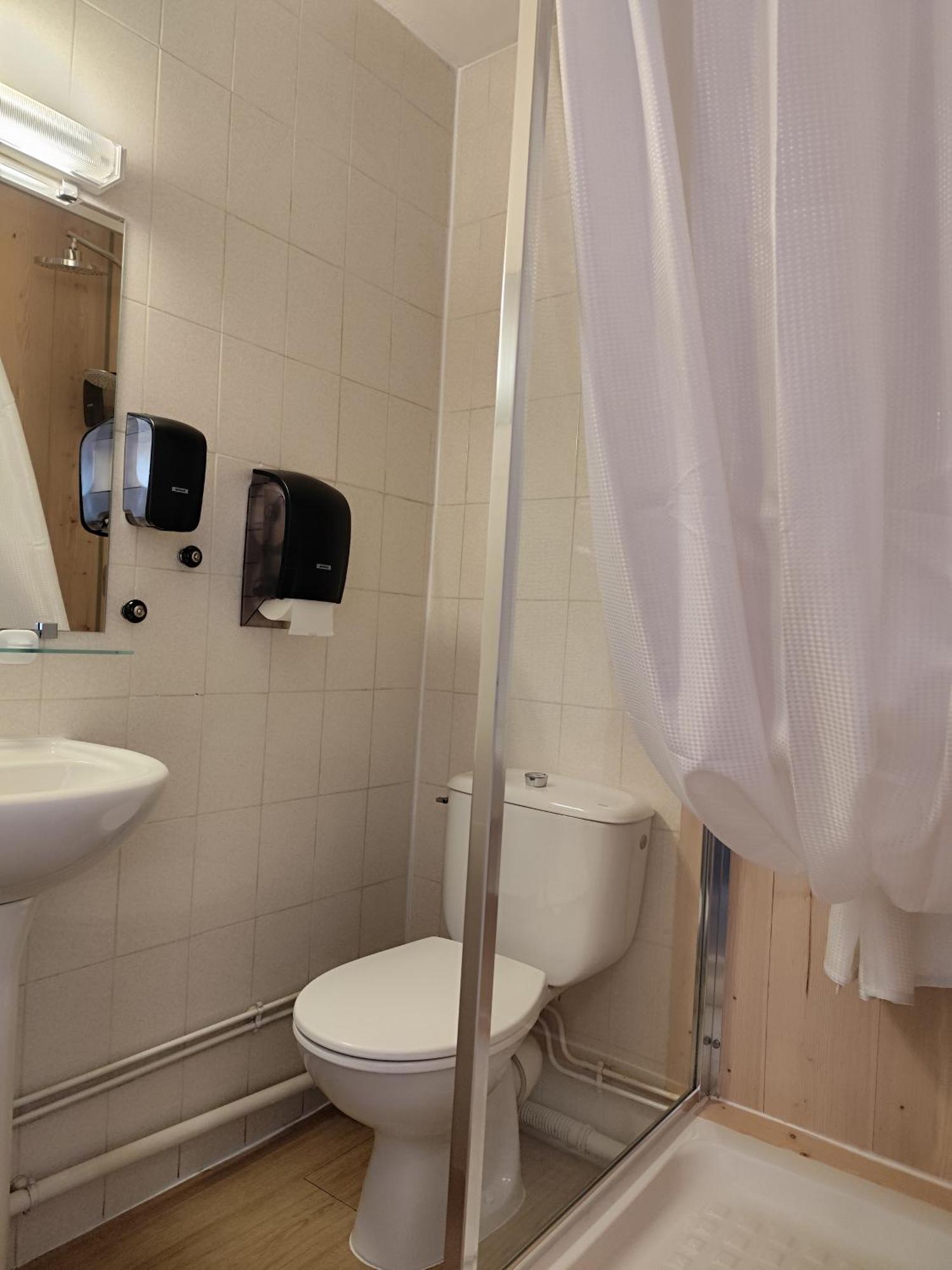Hotel De La Place Loyettes Εξωτερικό φωτογραφία