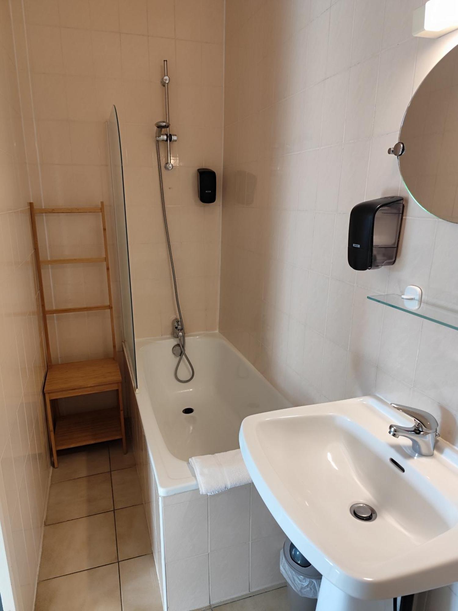 Hotel De La Place Loyettes Εξωτερικό φωτογραφία