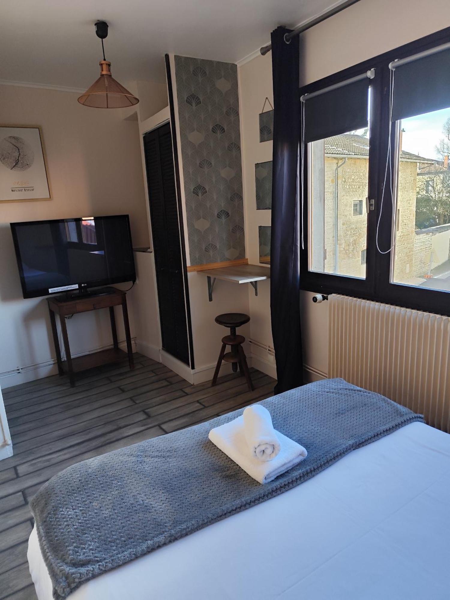 Hotel De La Place Loyettes Εξωτερικό φωτογραφία