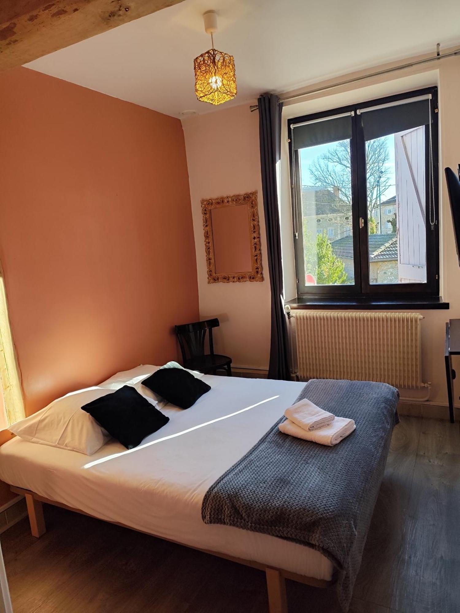 Hotel De La Place Loyettes Εξωτερικό φωτογραφία