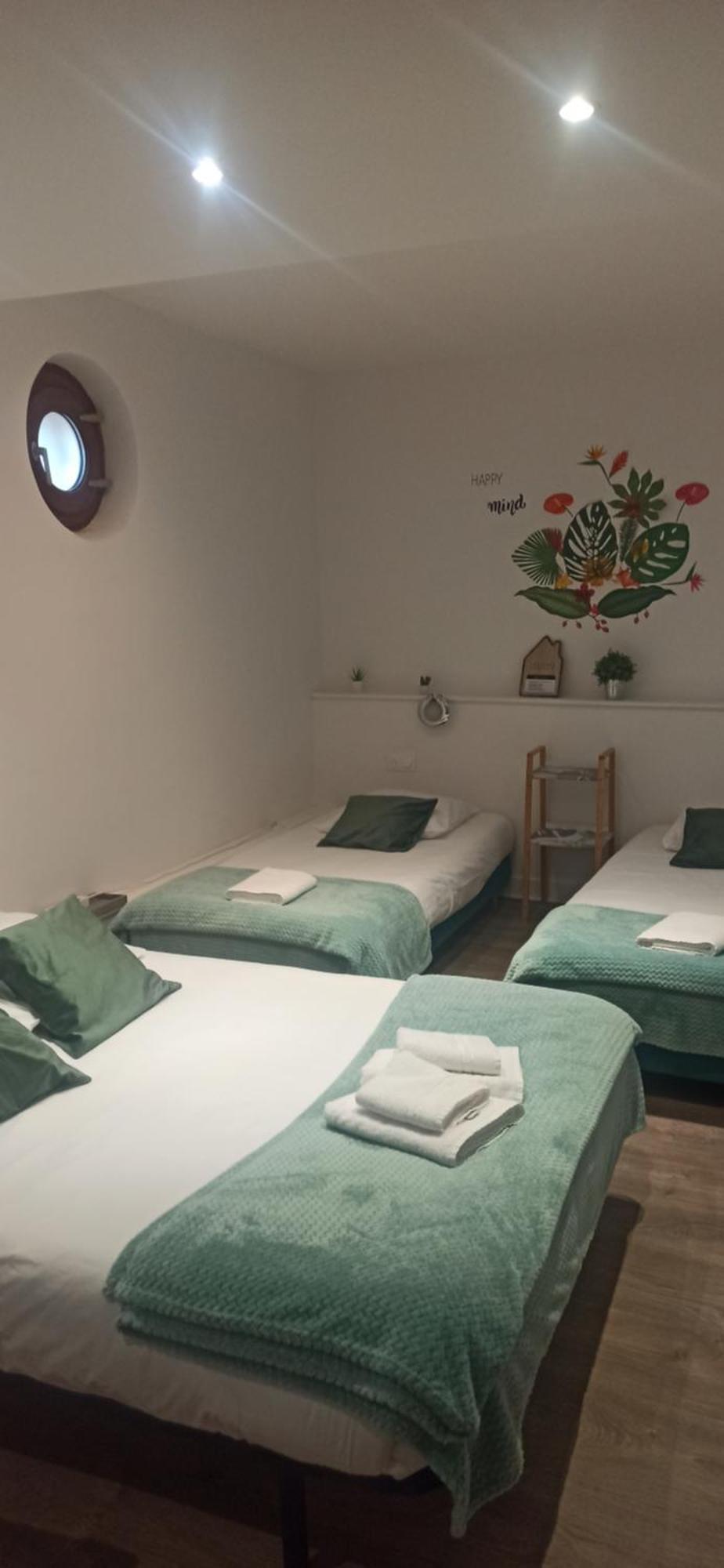 Hotel De La Place Loyettes Εξωτερικό φωτογραφία
